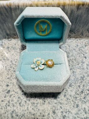 NWT Gold Plated Blue Enamel Flower & Pearl Accent Ring